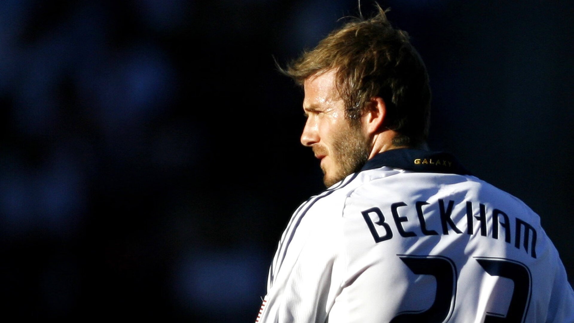 “武汉马拉松：全民健身与精英选手同台竞技”